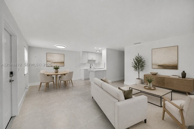 Building Photo - 810 SW 12th Pl Unit 810
