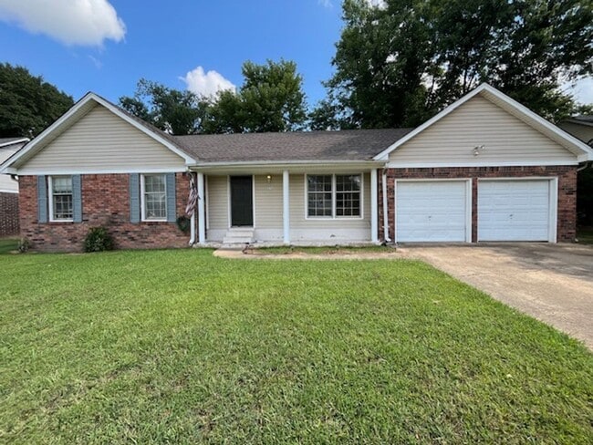Building Photo - Renovated 3 Bedroom 2 Bath Home with 2 Car...