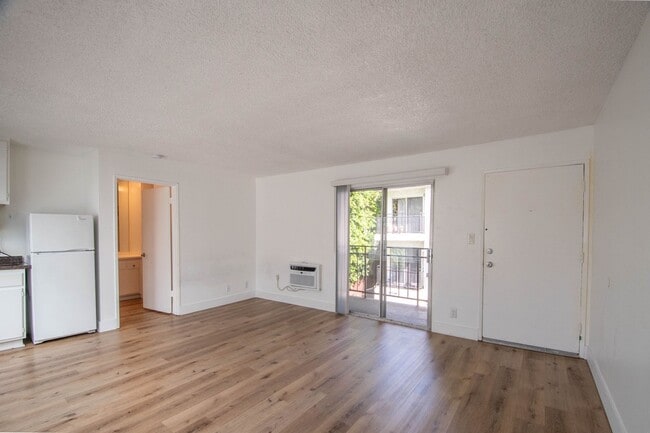 Photo - 15049 Burbank Blvd Unit 109