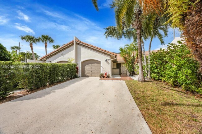 Building Photo - 8596 SW 115th Pl