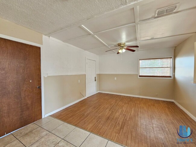 Photo - 2 bedroom, 1 bath house for rent in Lakeland - Available NOW