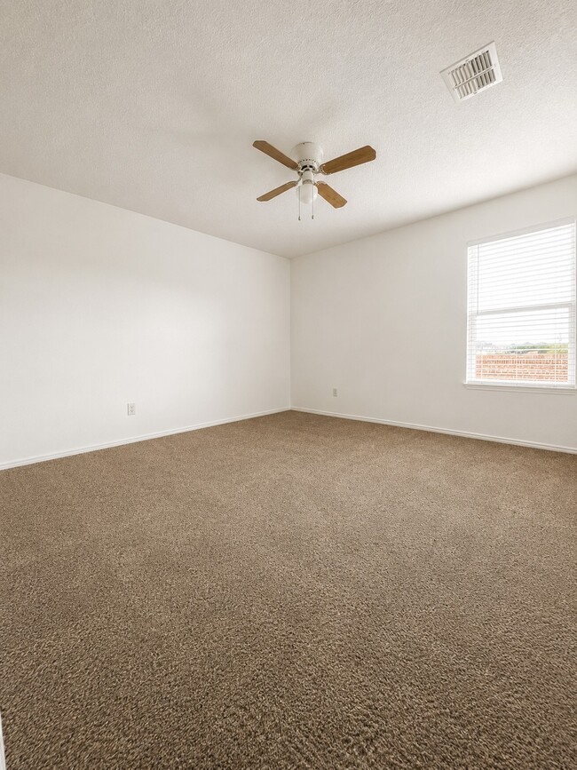 Photo - 3608 Willow Creek Trl