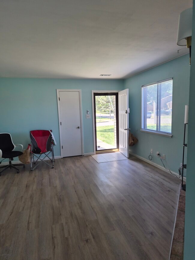 Photo - 1030 SW Amhurst Ct