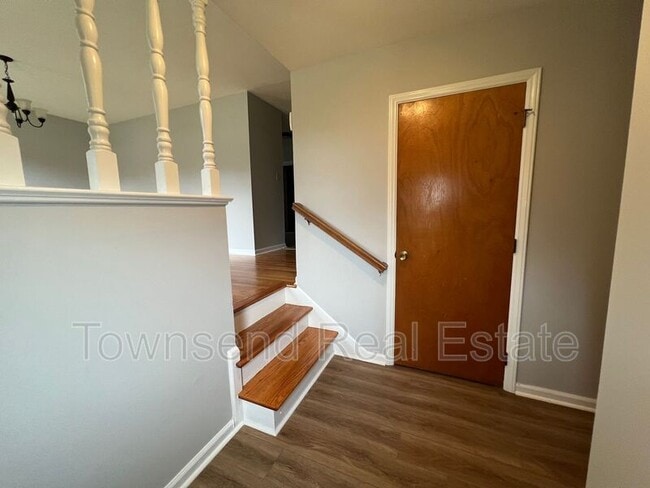 Photo - 5060 Chesapeake Rd