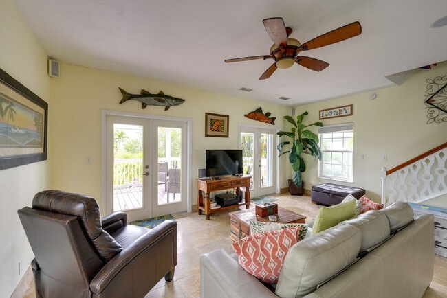 Building Photo - 31 Palm Dr Unit SI FL1-ID1546457P