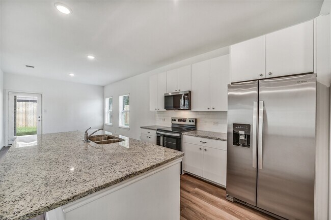 Photo - 11943 Pondwood Dr