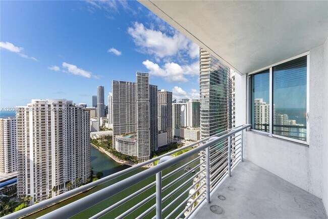 Photo - 325 S Biscayne Blvd Unidad 4015