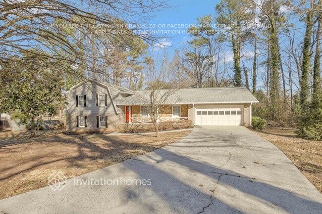Photo - 2400 Lansdowne Ct NW House
