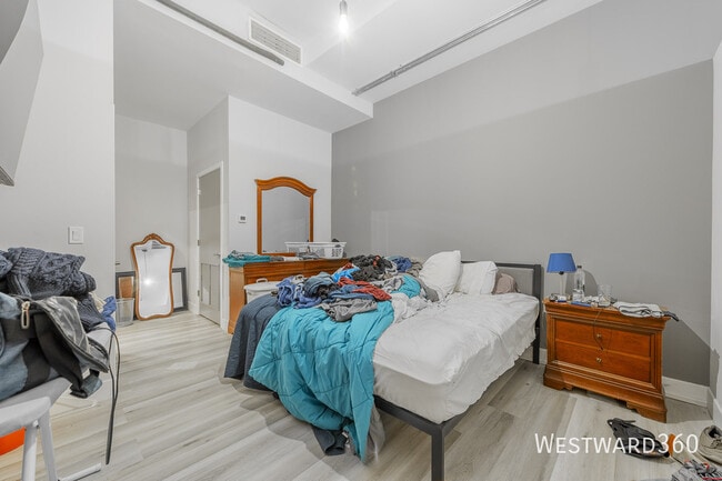 Photo - 880 N Milwaukee Ave Unit 1