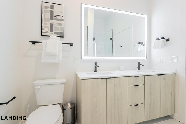 Photo - 2623 Keene St Unidad 337