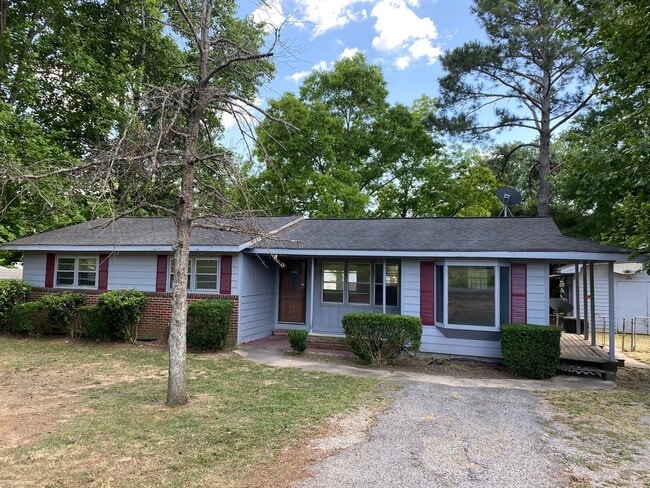 Building Photo - 1911 Airport Rd Rental