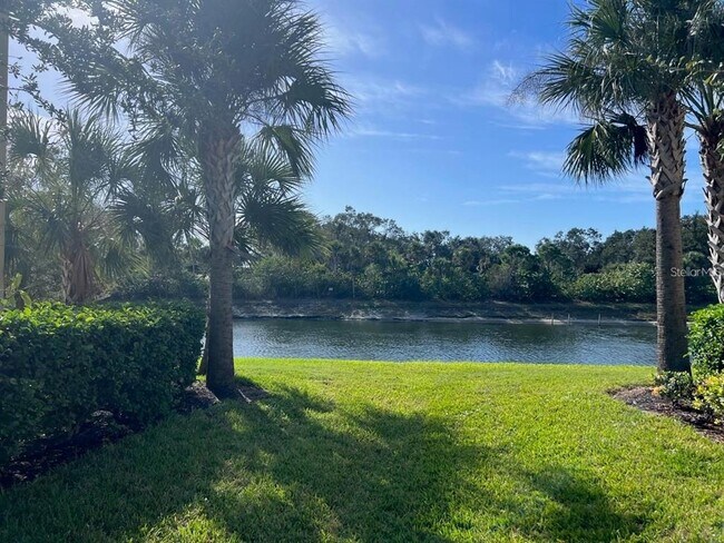 4219 Frontier Ln Unit 105