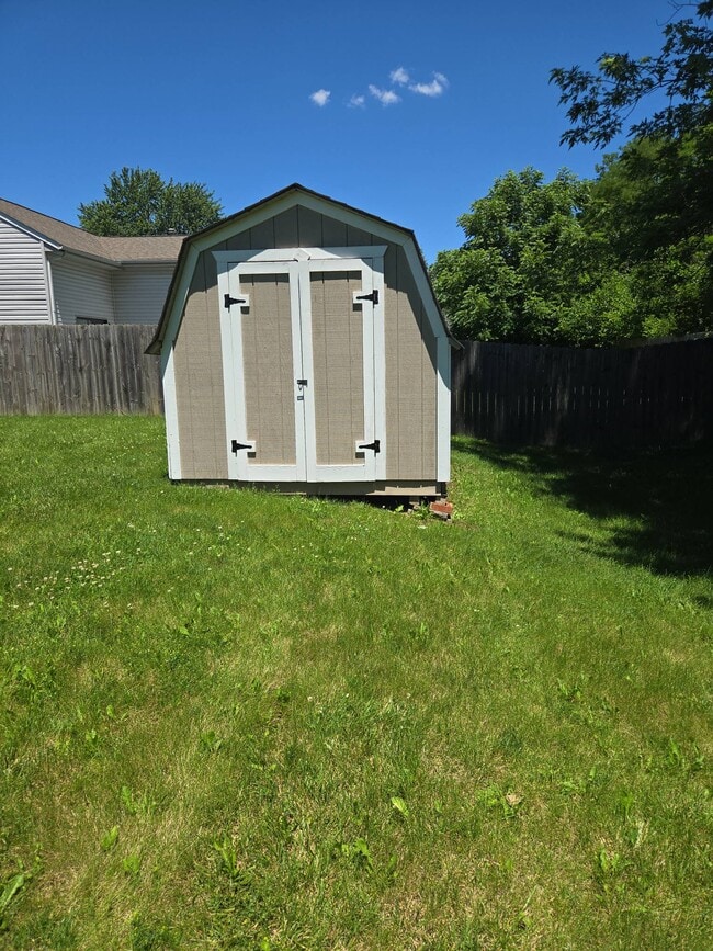 Photo - 235 Meadow Glen Dr