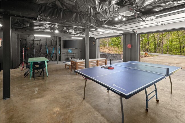 Photo - 2 Southport Ln