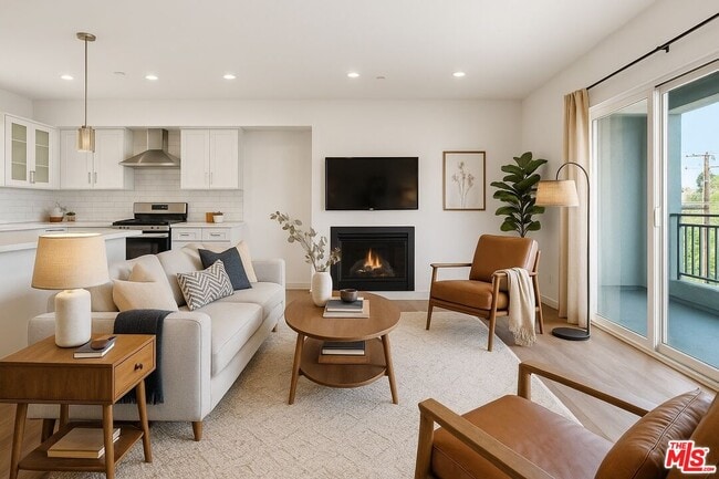 Building Photo - 1431 S Sherbourne Dr Unit 3