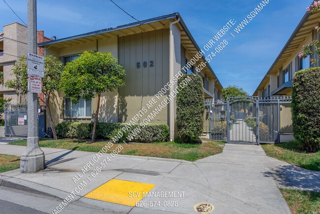 502 Naranja - Orange Point Apartments, 500-502 Orange Ave