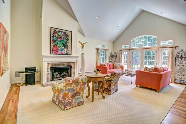 Photo - 14 Mountain Laurel Ln