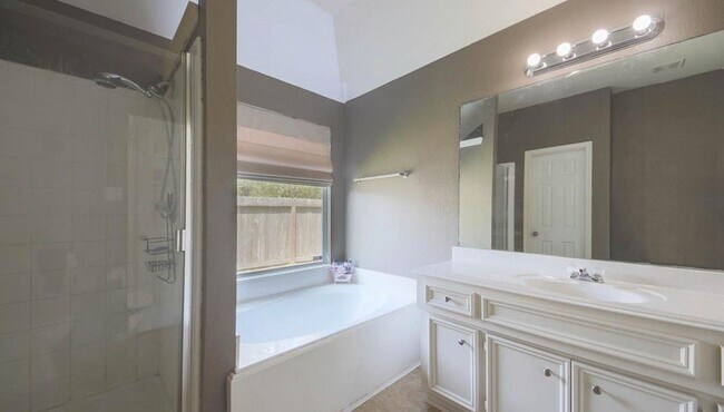 Photo - 16614 Hodgefield Ln