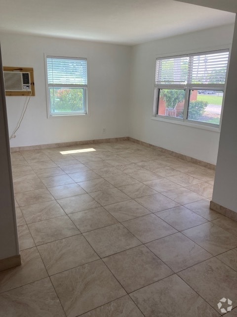Building Photo - 13291 McGregor Blvd Unit #4 Rental