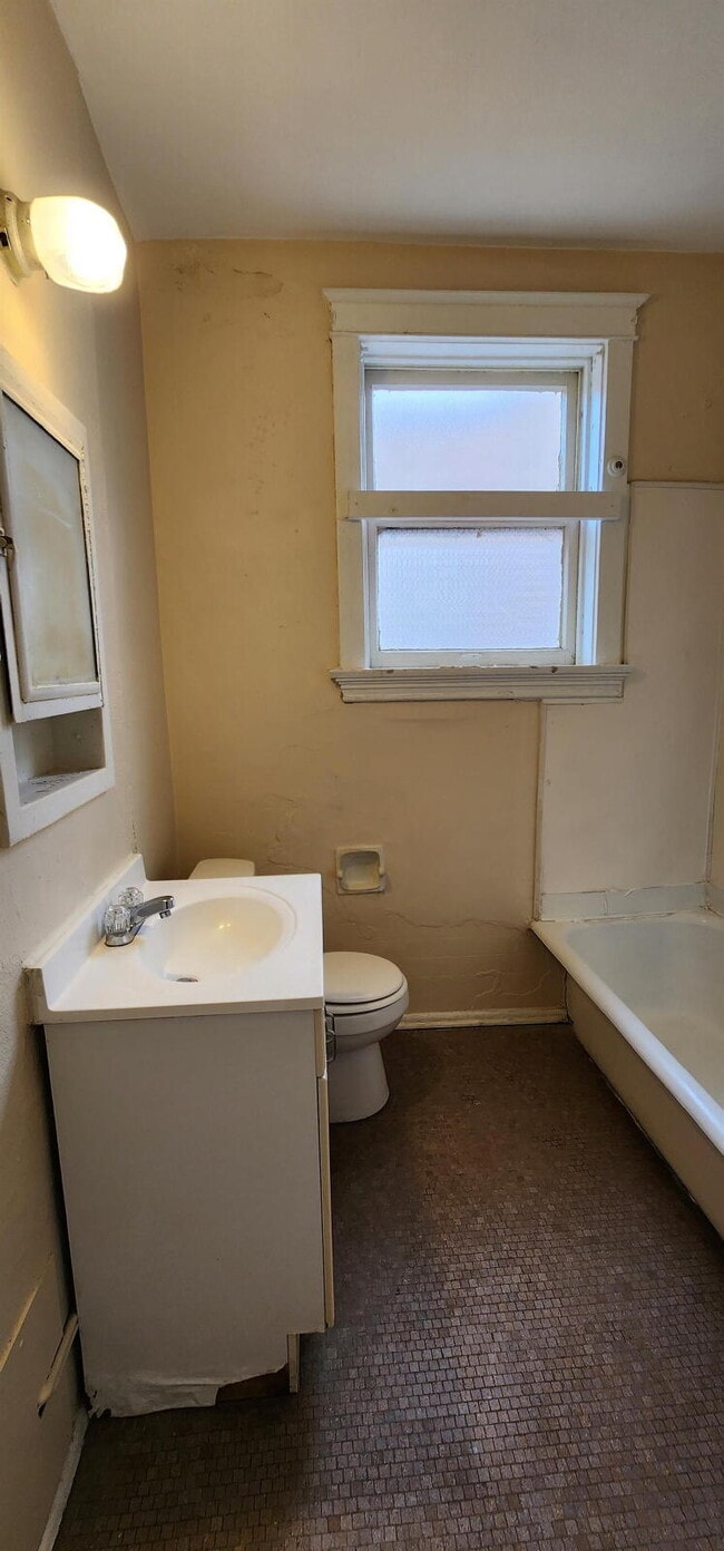 ** MOVE IN SPECIAL**
Historic South City Living