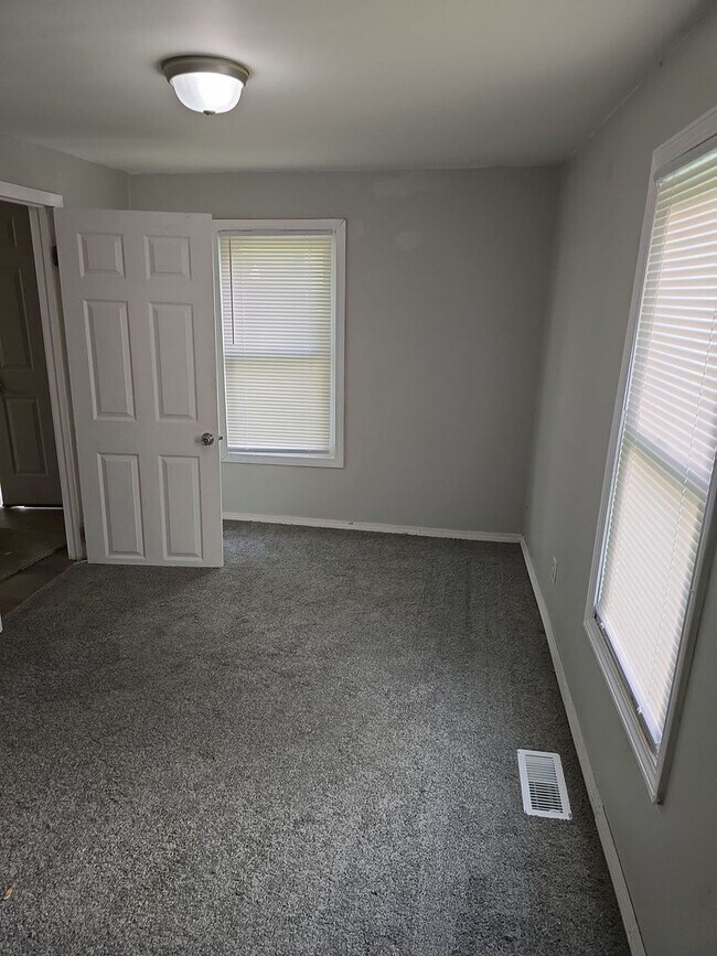 Photo - Cozy Home with a Lot of Land!