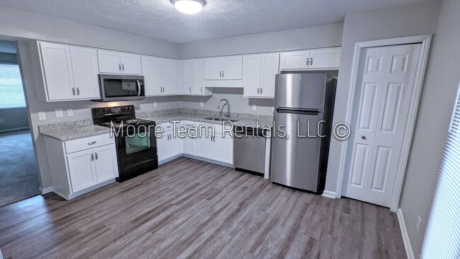 Photo - Just remodeled - 2 Bed/1.5Ba - Sect 8 Acce... Unit #06