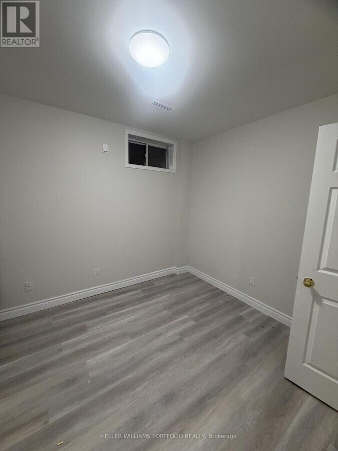 Photo - 9 Lenthall Ave