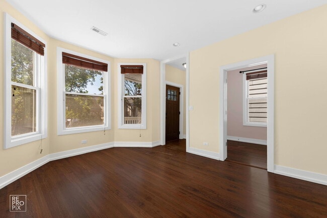 Photo - 3320 W Warner Ave