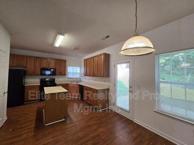 Photo - 4021 Fifendrum Ln