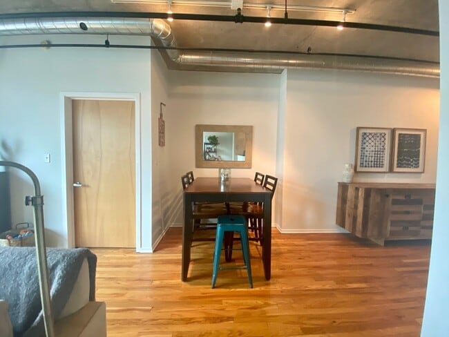 Photo - 700 W Van Buren St Unit 700 W Van Buren St 1201