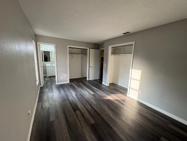 Photo - 485 N Briar Creek Point