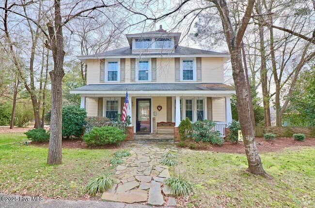 Building Photo - 406 N Poplar St Rental