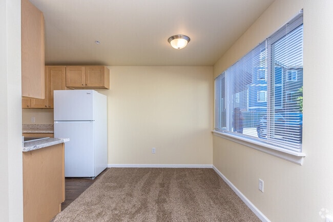 2BR, 1BA - 864SF - Dining Room