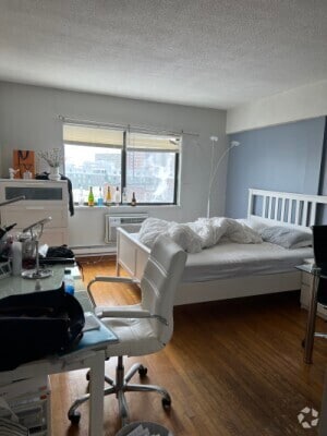 Building Photo - 1114 Commonwealth Ave Rental