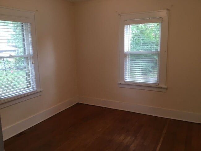 Photo - Overlook Charmer