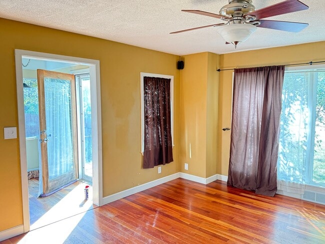 Photo - Charming 2 BR 1.5 bath house near ISU