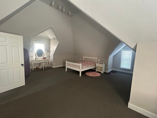 Building Photo - 14 Cotting St Unit 3 Rental
