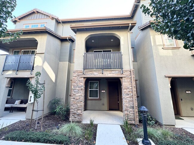 Building Photo - Perfect Shape Auburn Grove Property Near Downtown Livermore