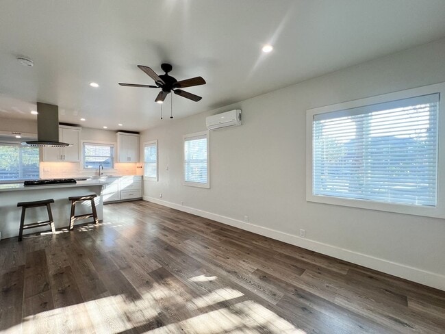 Photo - Yajome, 2100-2118* Unit 2100