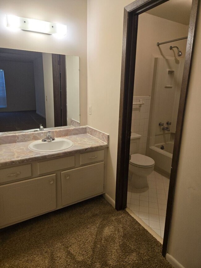 Photo - Spacious 1 Bedroom, 1.5 Bath Townhouse – Minutes from Nashville Unit 214B