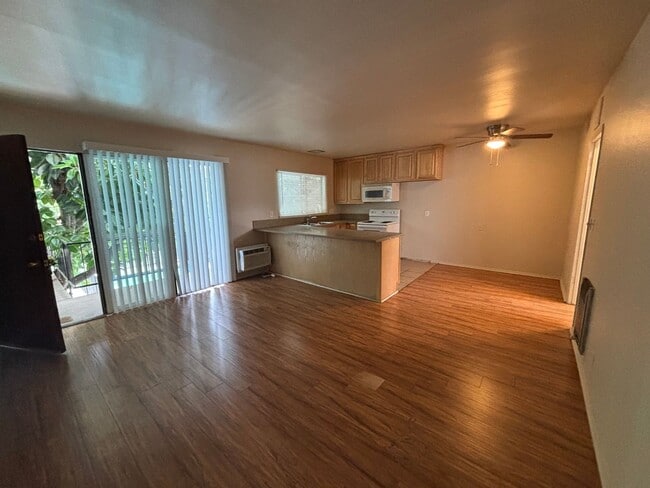 Photo - 6930 Fulton Ave Unit 6930 #17