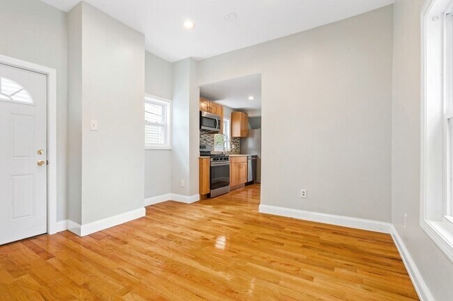 Photo - 79 Derby St Unit 1