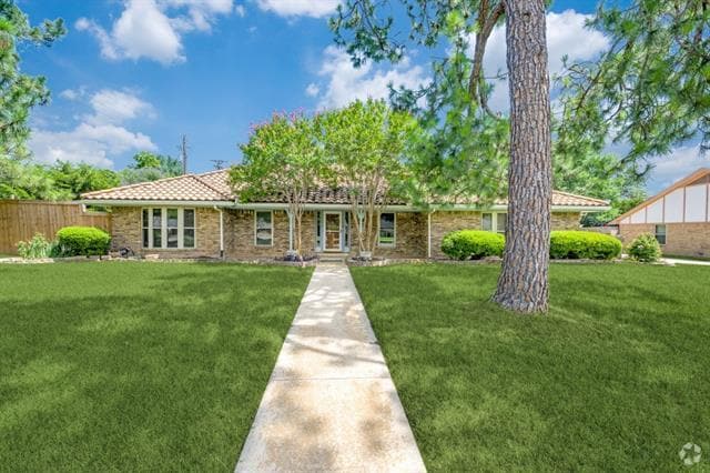 Building Photo - 1038 Trophy Club Dr Rental
