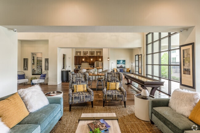 Resident Lounge - Auberge of Tyler