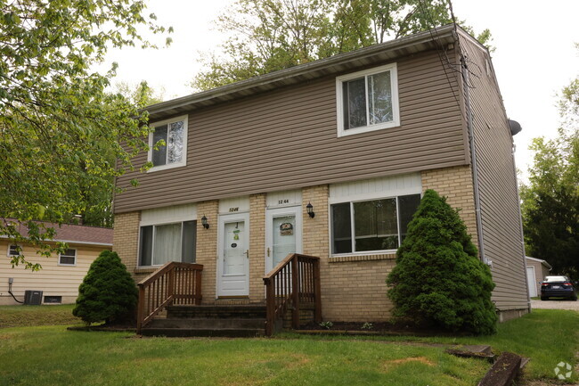 Building Photo - 1244 Sparhawk Ave Unit 1244 Sparhawk Ave Rental