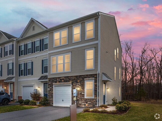 Building Photo - 148 Solara Dr Rental
