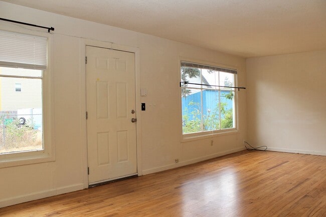 Photo - 10605 SE Bush St Unit 10605A