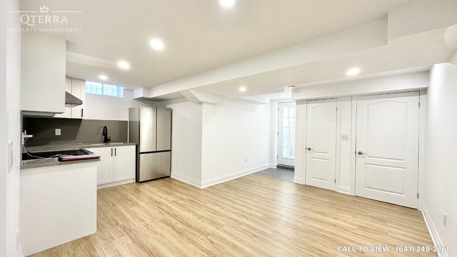 Photo - 1558 Somergrove Cres