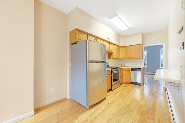 Photo - 523 Adams St Unit 3