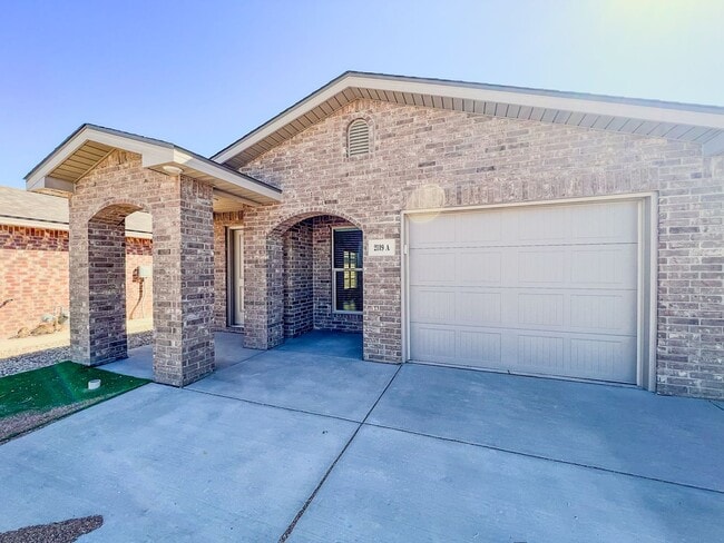 Building Photo - 2119 Kokomo Ave Unit Willowbend - 2119 Kokomo Ave  A